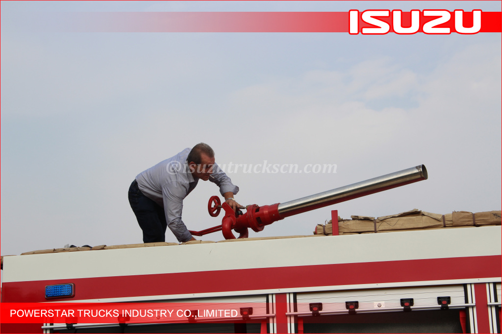 Inspeção de clientes russos Isuzu FVR caminhão de bombeiros de espuma caminhão de bombeiros