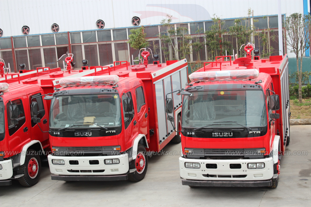 Veículo de combate a incêndio de espuma ISUZU FTR/caminhão de bombeiros