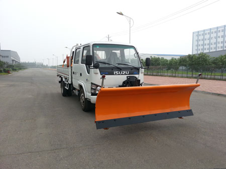 Caminhão varredor de limpeza de estradas caminhão pá de neve Isuzu com função de remoção de neve