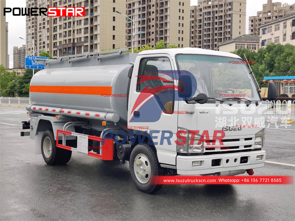 Good price ISUZU NKR 4CBM fuel dispenser truck for sale