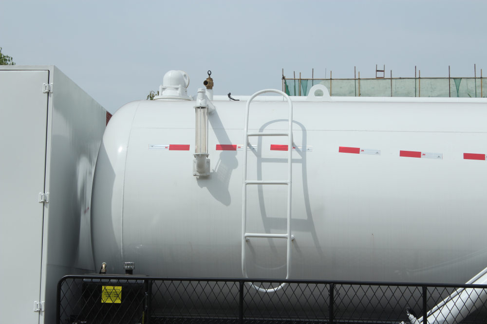 Japan Isuzu Giga Oilfield Fluid Vacuum Truck 