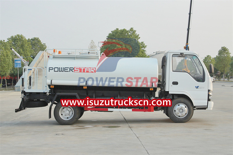 Isuzu potable water truck