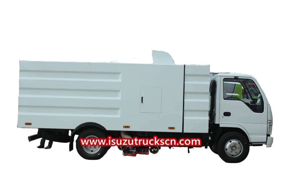 Pure vacuum sweeper truck Isuzu