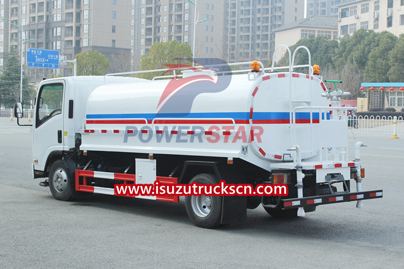 Isuzu potable water truck