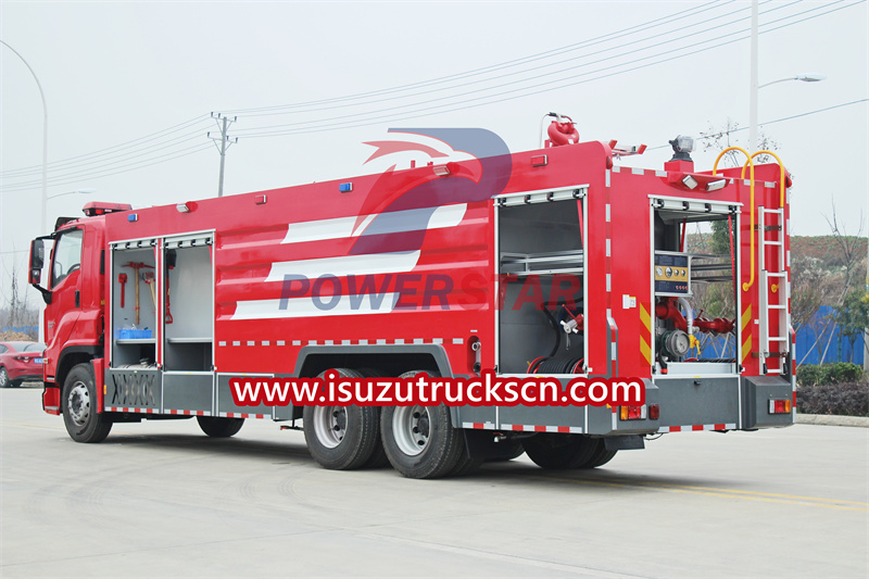 Caminhão de bombeiros Isuzu GIGA