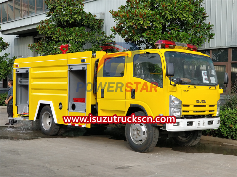 Caminhão de bombeiros Isuzu ELF