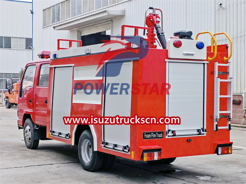 Caminhão de bombeiros Isuzu NKR