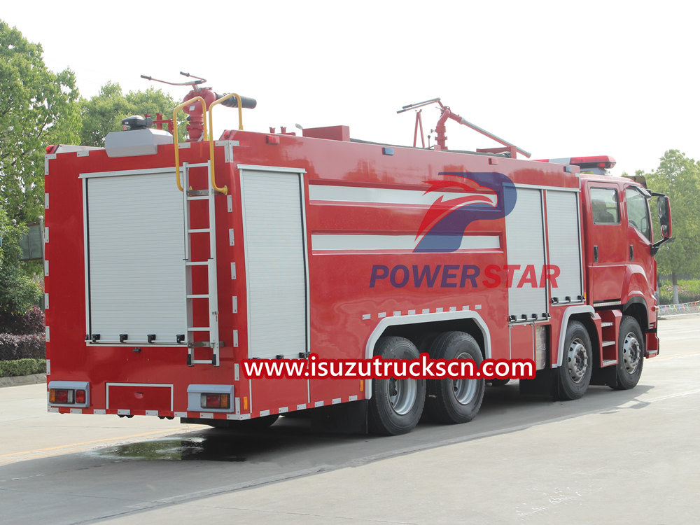 Caminhão de bombeiros Isuzu