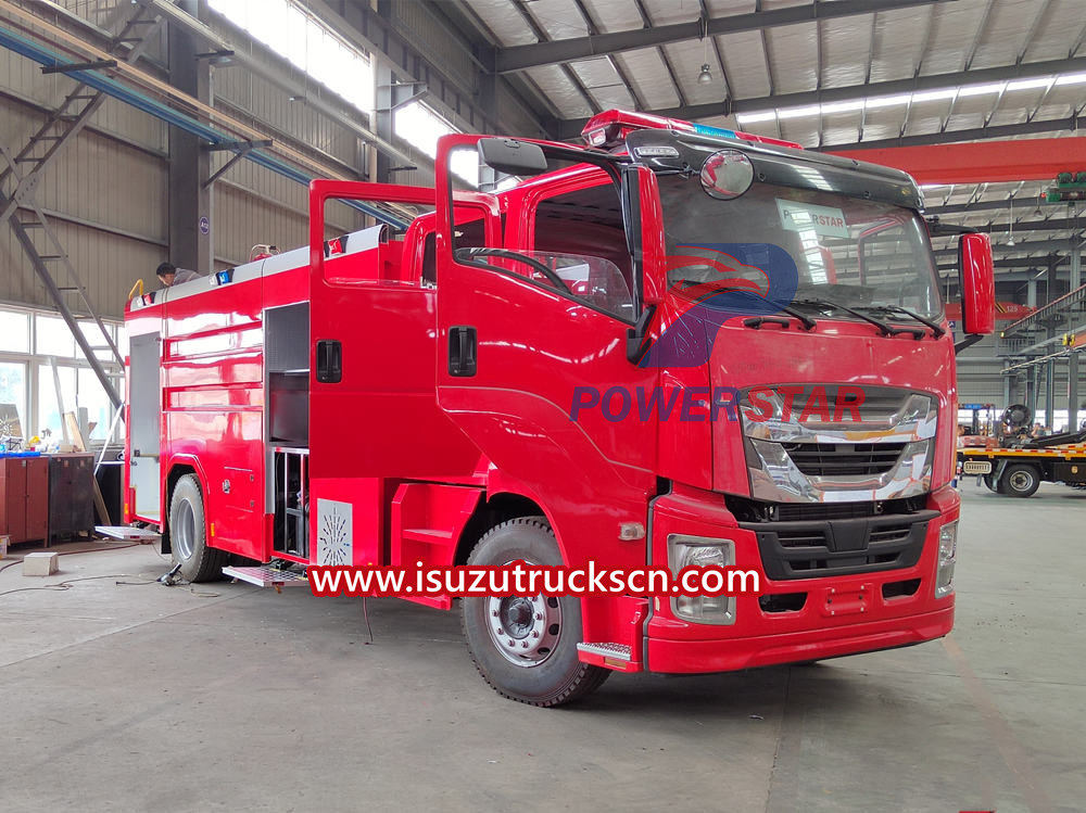 Caminhão de bombeiros Isuzu