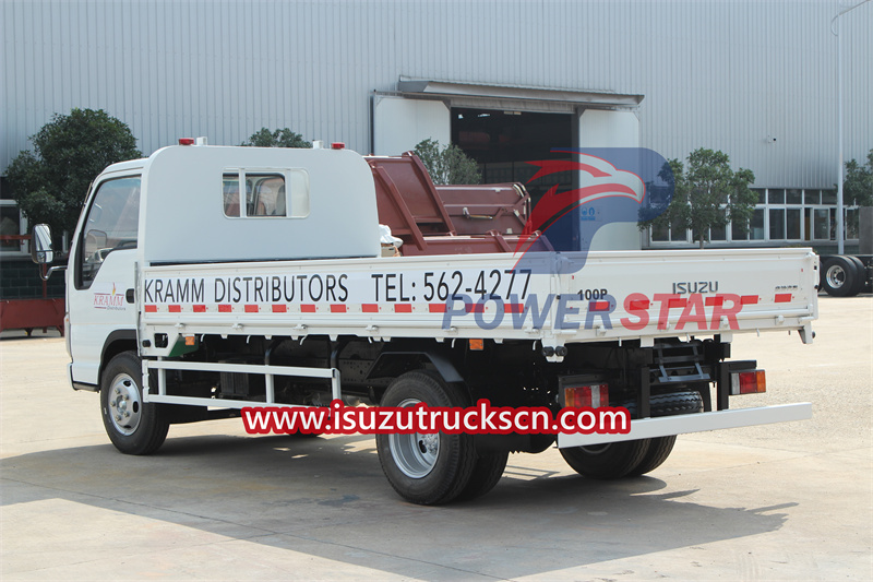 Isuzu mini cargo truck