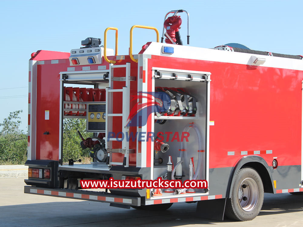 Caminhão de bombeiros Isuzu