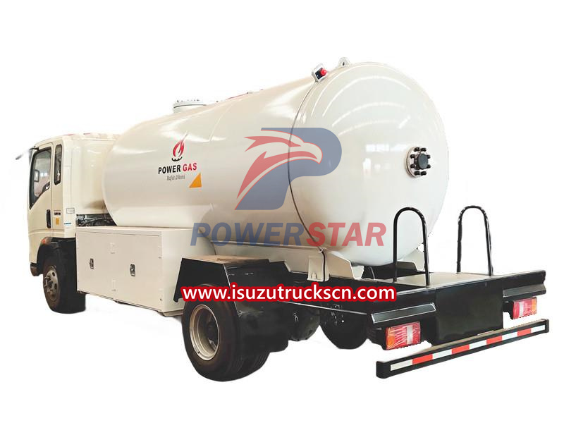 Isuzu LPG Bobtail tank truck