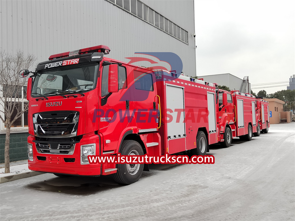 Caminhão de bombeiros Isuzu