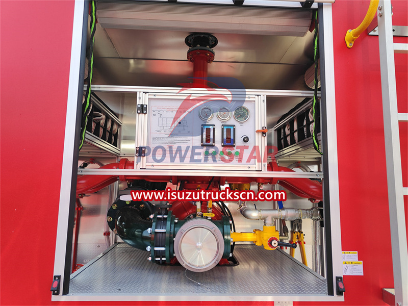 Caminhão de bombeiros Isuzu giga