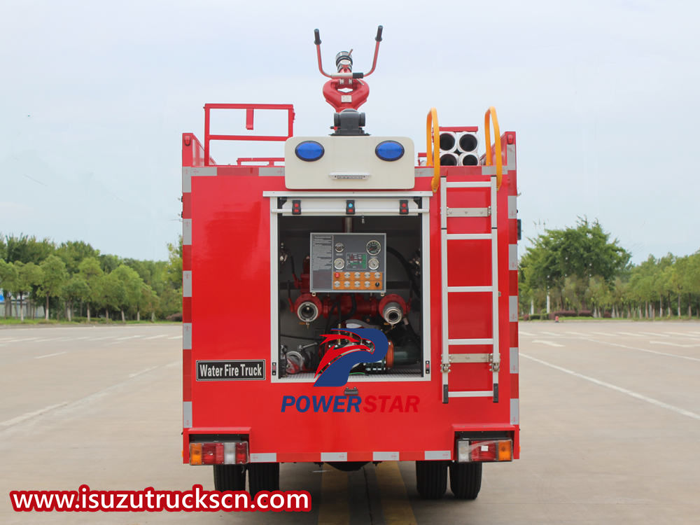 Caminhão de bombeiros aquático Isuzu