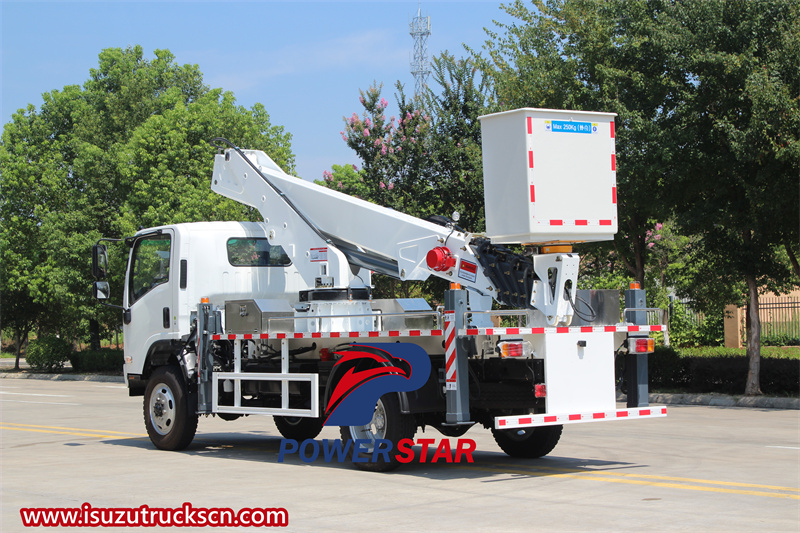 Isuzu 700P 4x4 aerial working truck