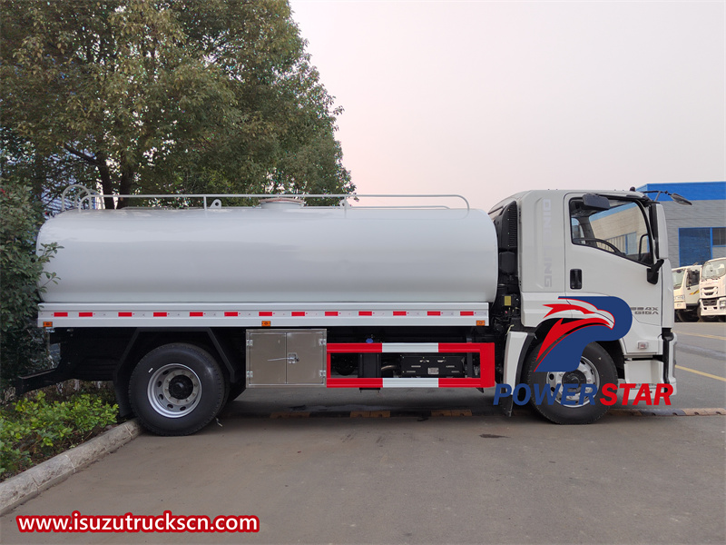 Isuzu GIGA 4x2 12000L drinking water delivery truck