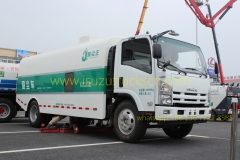 NPR ISUZU Vacuum Truck Mounted Road Sweeper