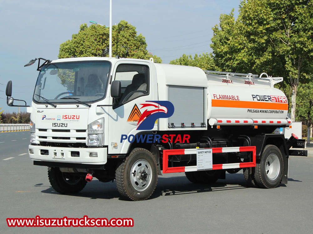 Caminhão-tanque a diesel Isuzu 4x4 fora de estrada filipino
    