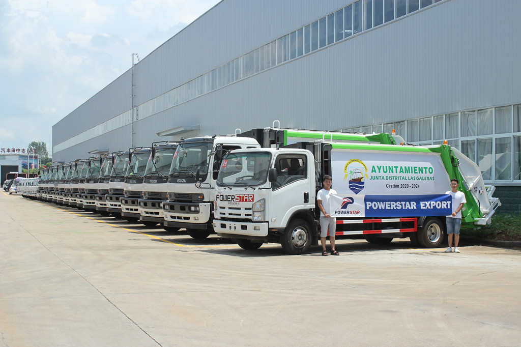 Dominica - 26 unidades Caminhões compactadores de lixo ISUZU
    