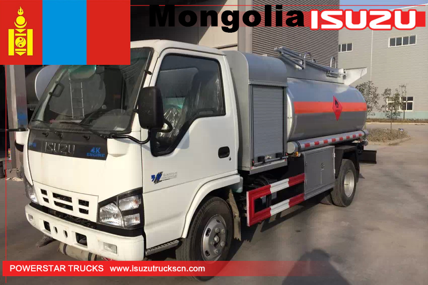 Mongólia 1 unidade de caminhão-tanque de combustível Isuzu
    