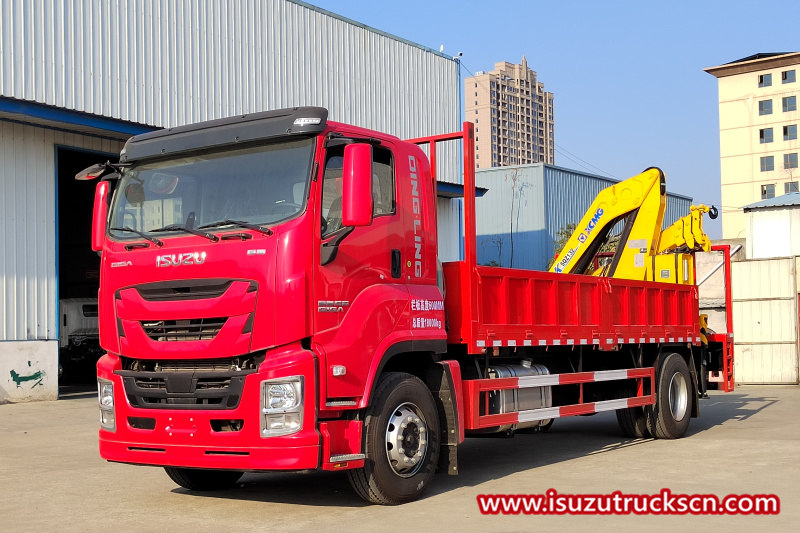 Guindaste XCMG montado em caminhão de caminhão Giga Isuzu dropside
    