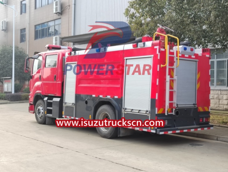 A estrutura do caminhão de bombeiros Isuzu
    