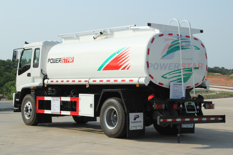 Caminhão bowser de combustível Etiópia Isuzu FTR 12000L
    